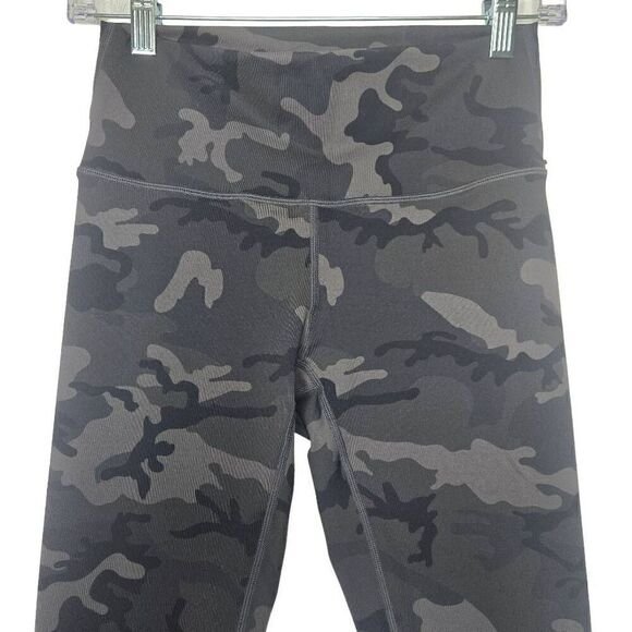 ZYIA Forest Camo Luxe Hi Rise Capri 20" Legging Size 4 - Picture 4 of 9